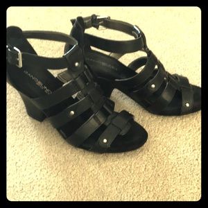 Ladies sandals. B-flexible by Bandolino